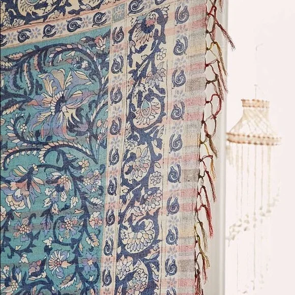 HUGE! Cotton UO tapestry Urban Outfitters Multicolor Tapestry - Picture 4 of 7